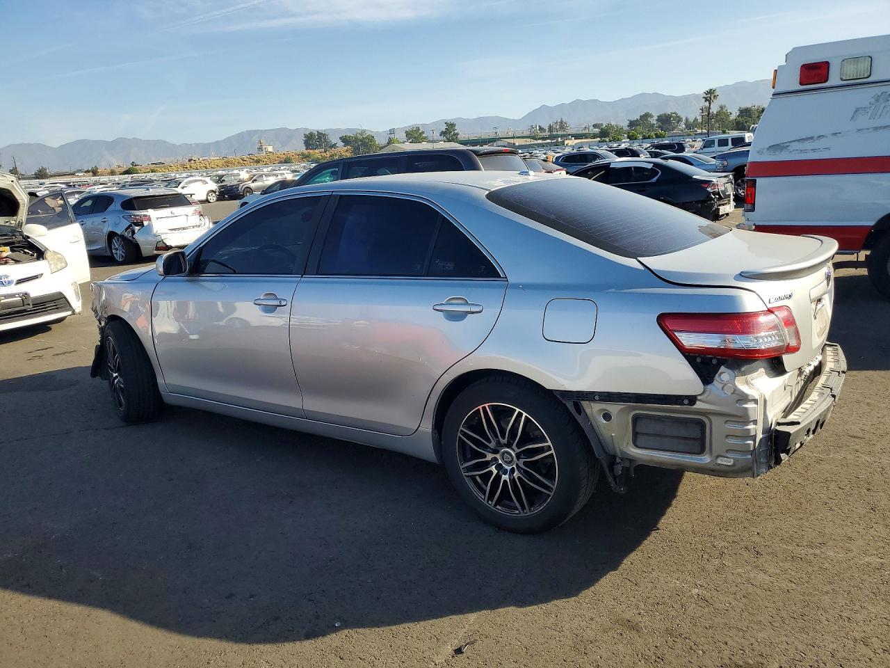 2011 TOYOTA CAMRY
