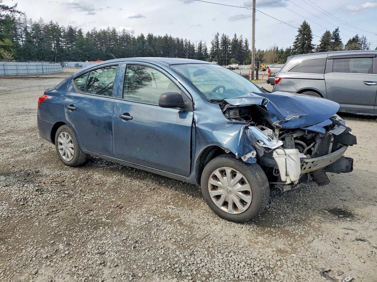 2015 NISSAN VERSA