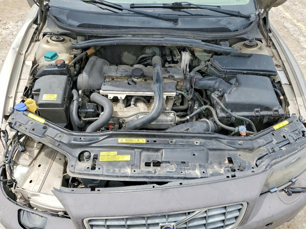 2004 VOLVO XC70