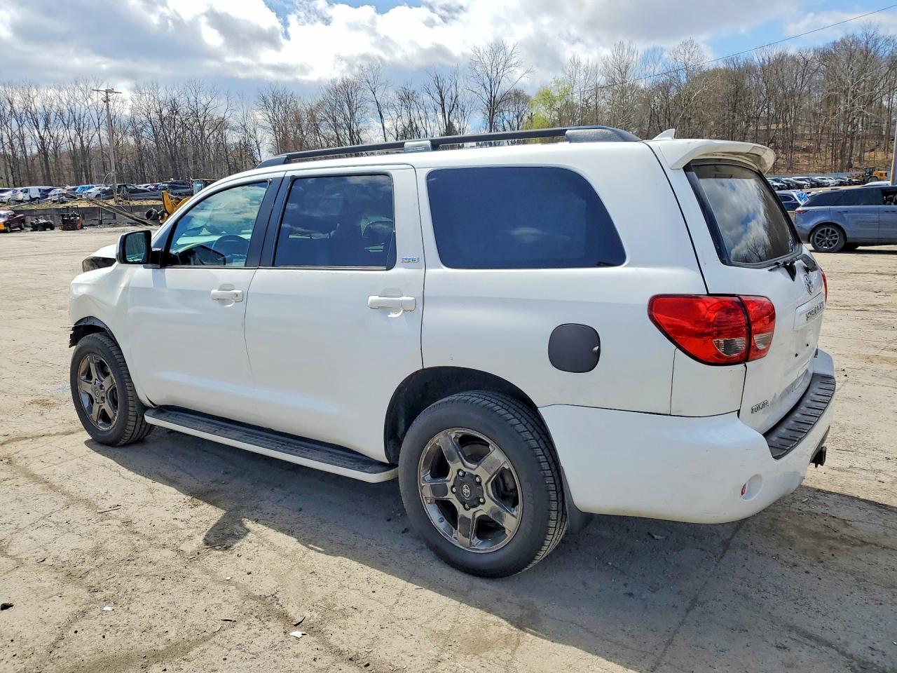 2010 TOYOTA Sequoia