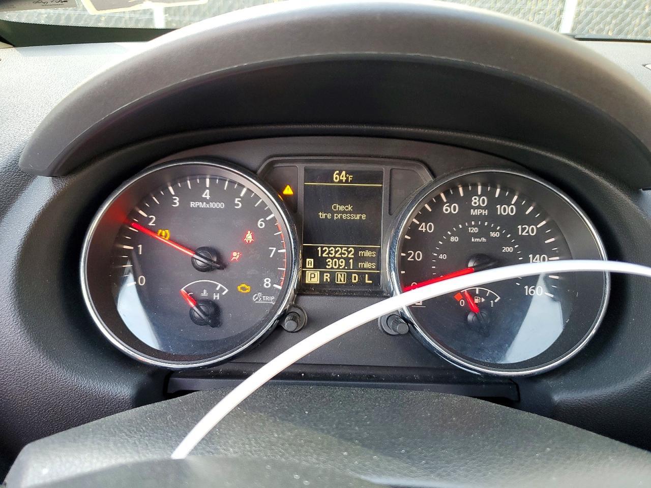 2015 NISSAN ROGUE