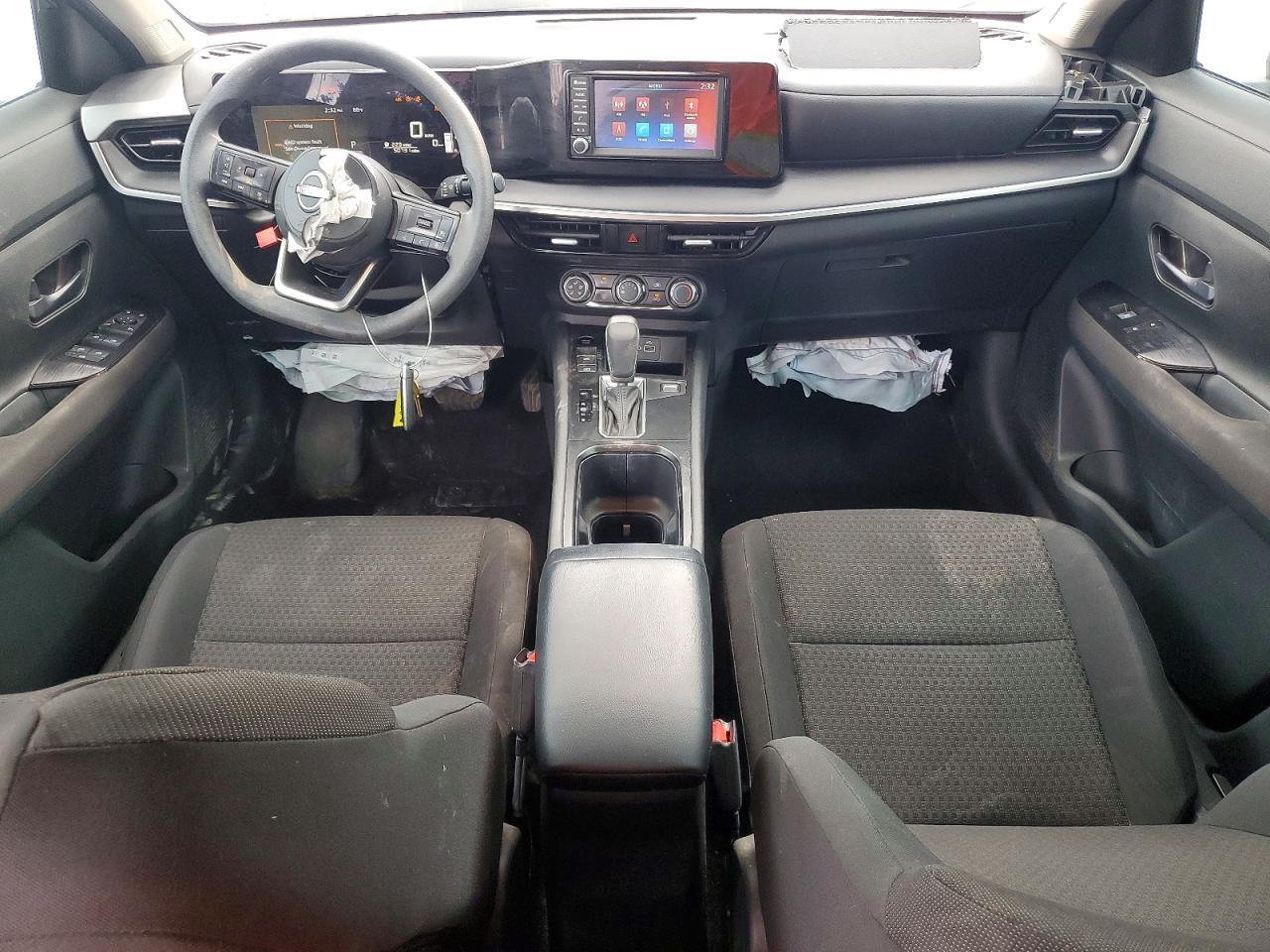 2025 NISSAN KICKS