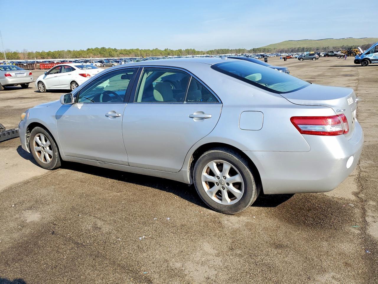 2011 TOYOTA CAMRY