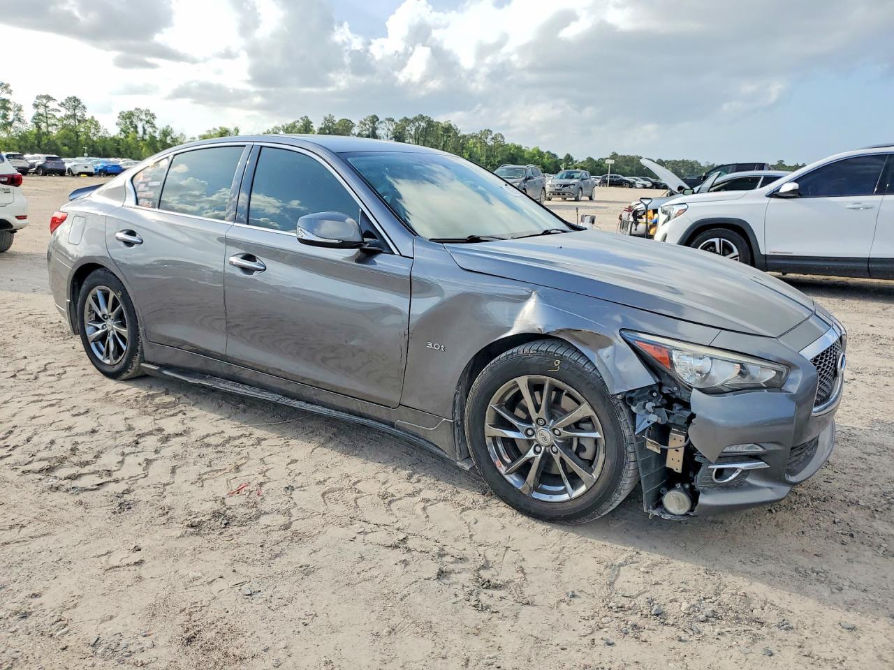 2017 INFINITI Q50