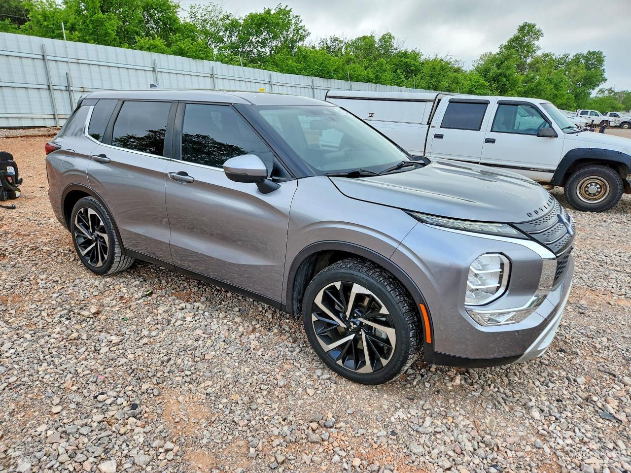 2022 MITSUBISHI outlander
