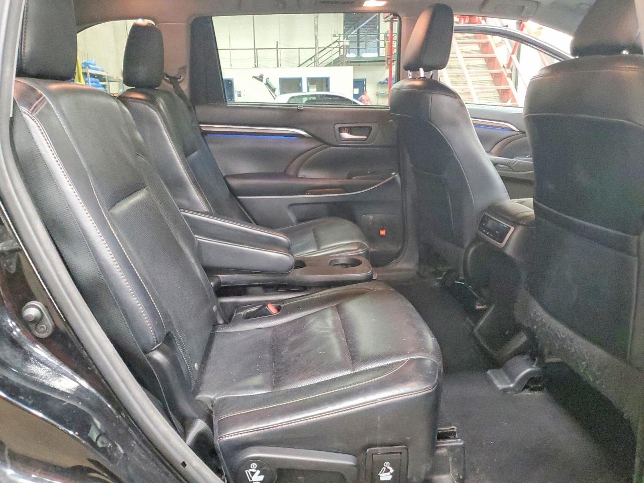 2015 TOYOTA HIGHLANDER
