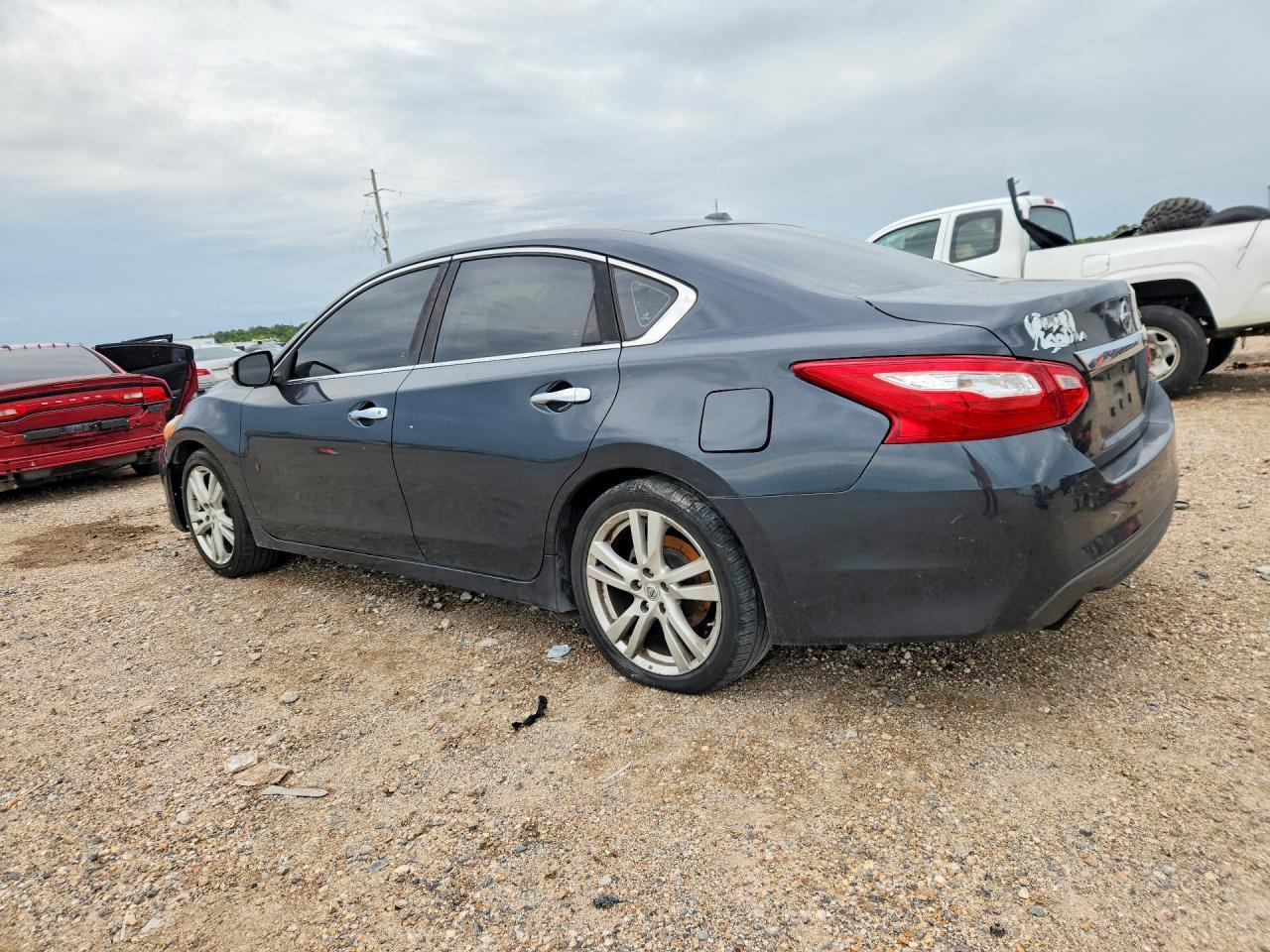 2017 NISSAN ALTIMA