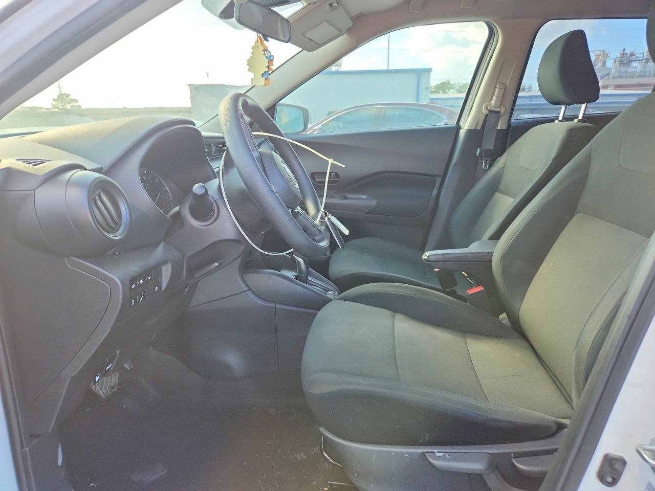 2024 NISSAN KICKS