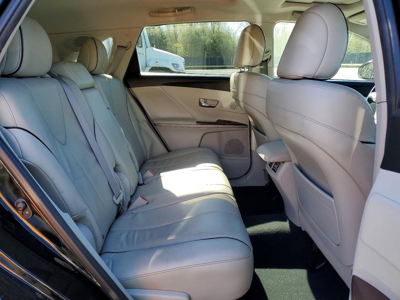 2010 TOYOTA VENZA