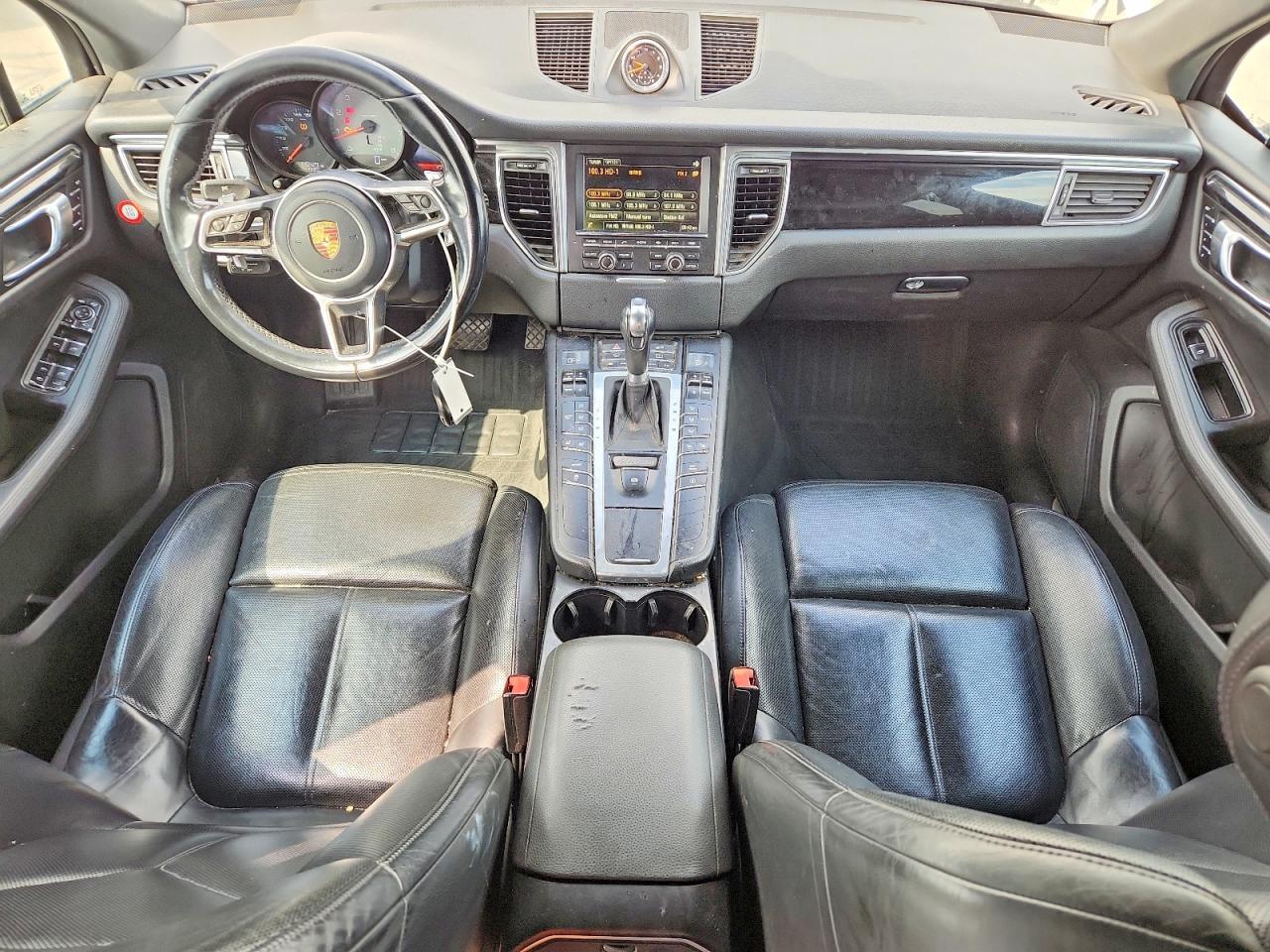 2015 PORSCHE Macan