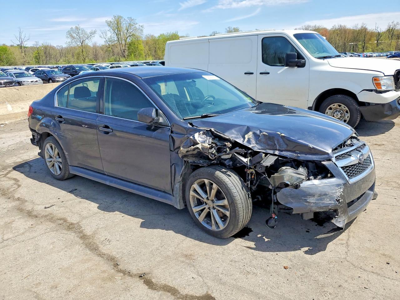 2013 SUBARU Legacy