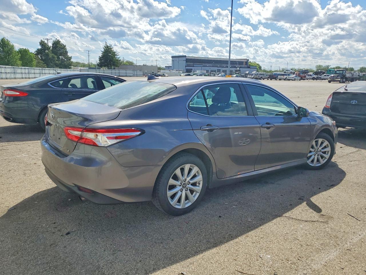 2019 TOYOTA CAMRY