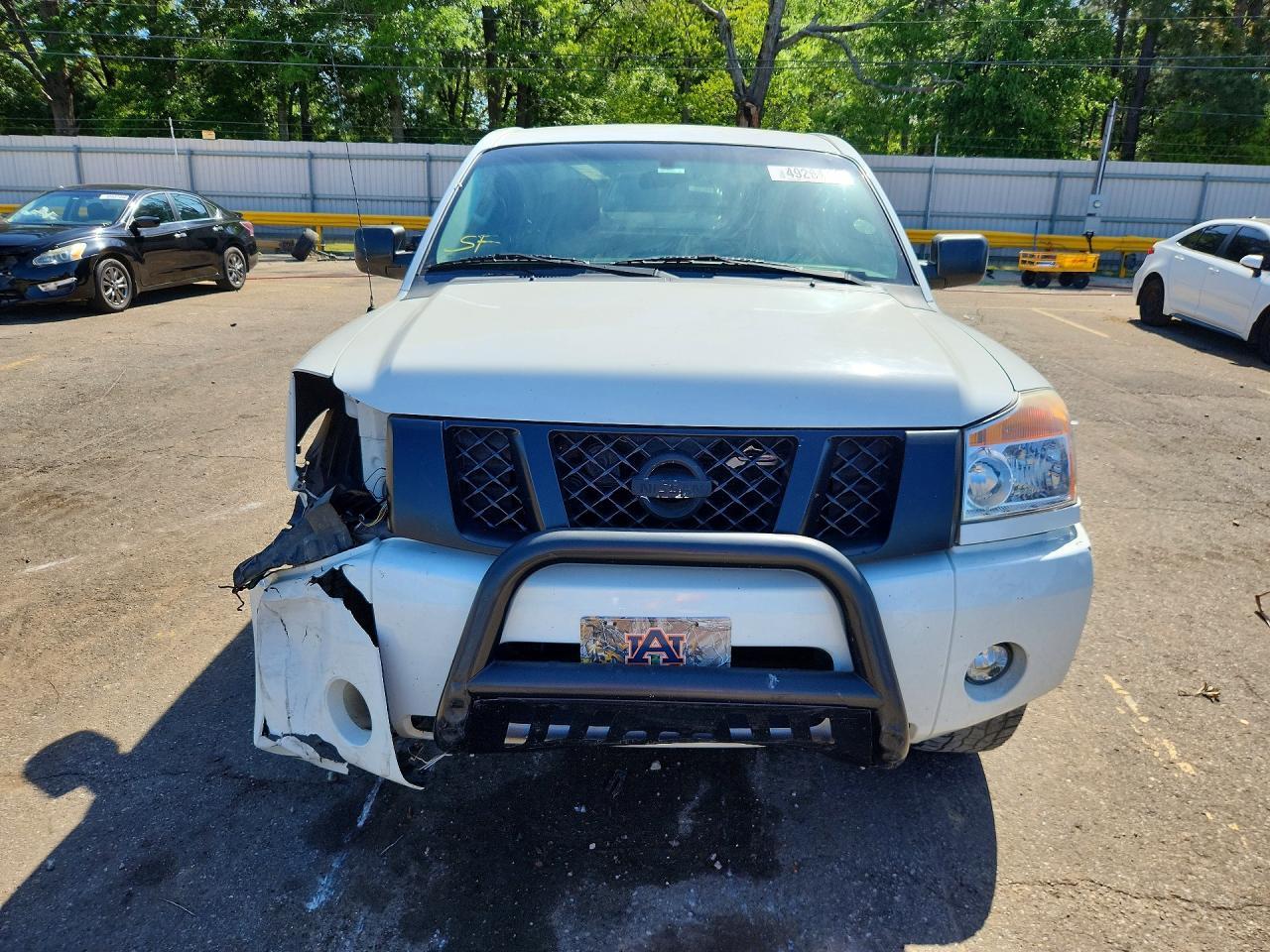 2015 NISSAN Titan