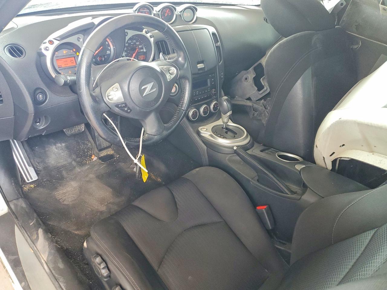 2016 NISSAN 370Z