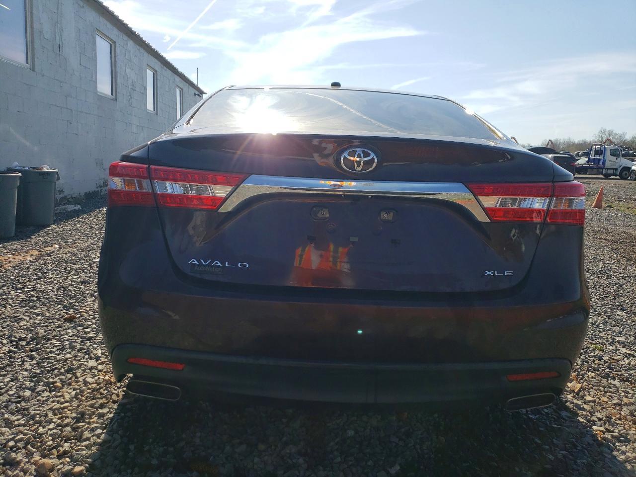 2015 TOYOTA Avalon