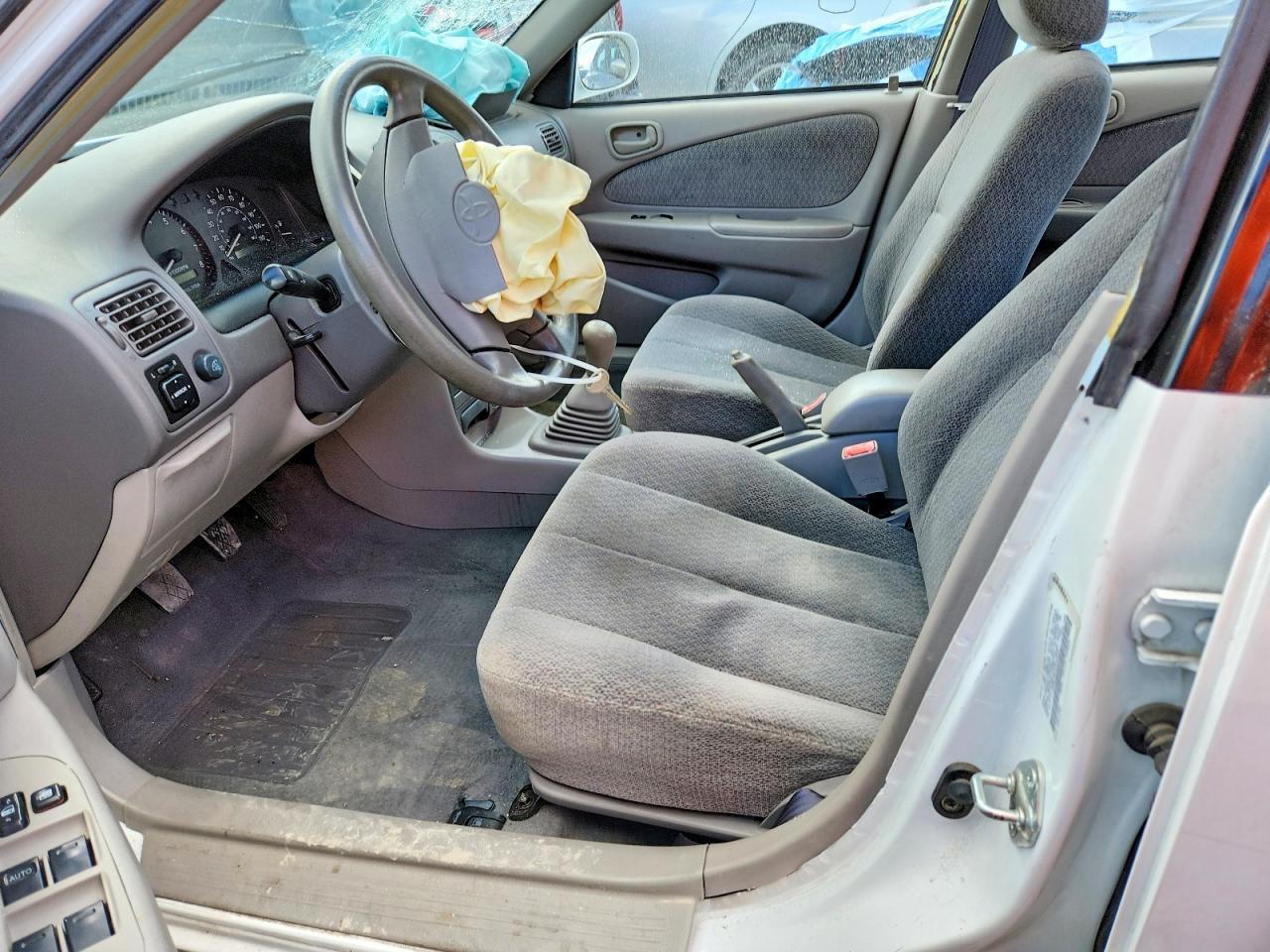 2001 TOYOTA COROLLA