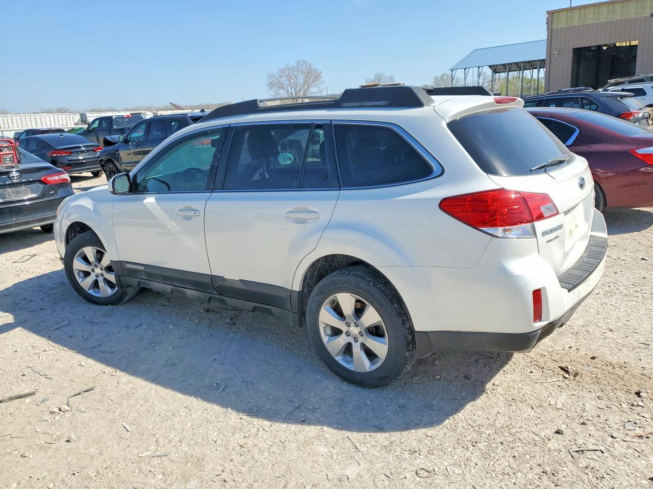 2010 SUBARU Outback
