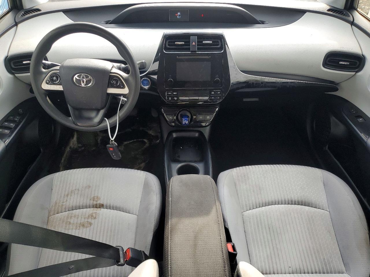 2016 TOYOTA PRIUS