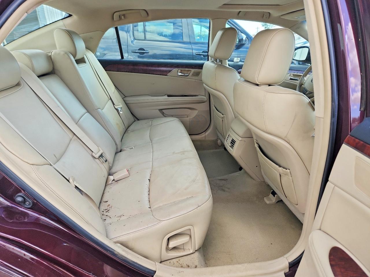 2011 TOYOTA Avalon