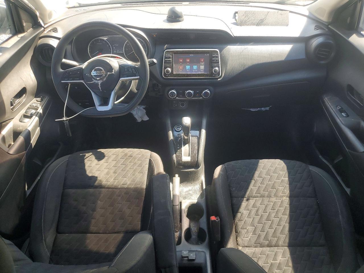 2021 NISSAN KICKS