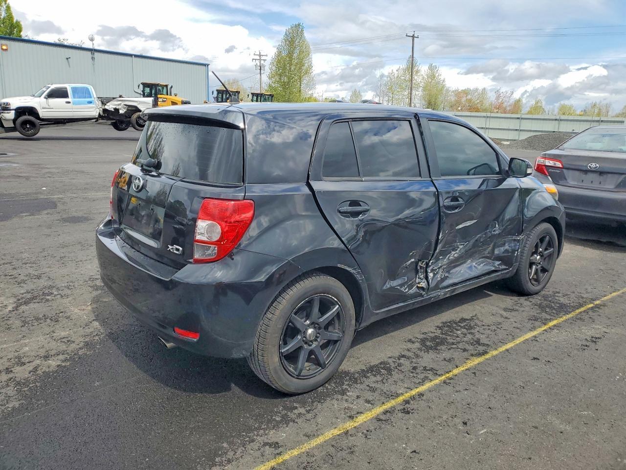 2013 SCION xD