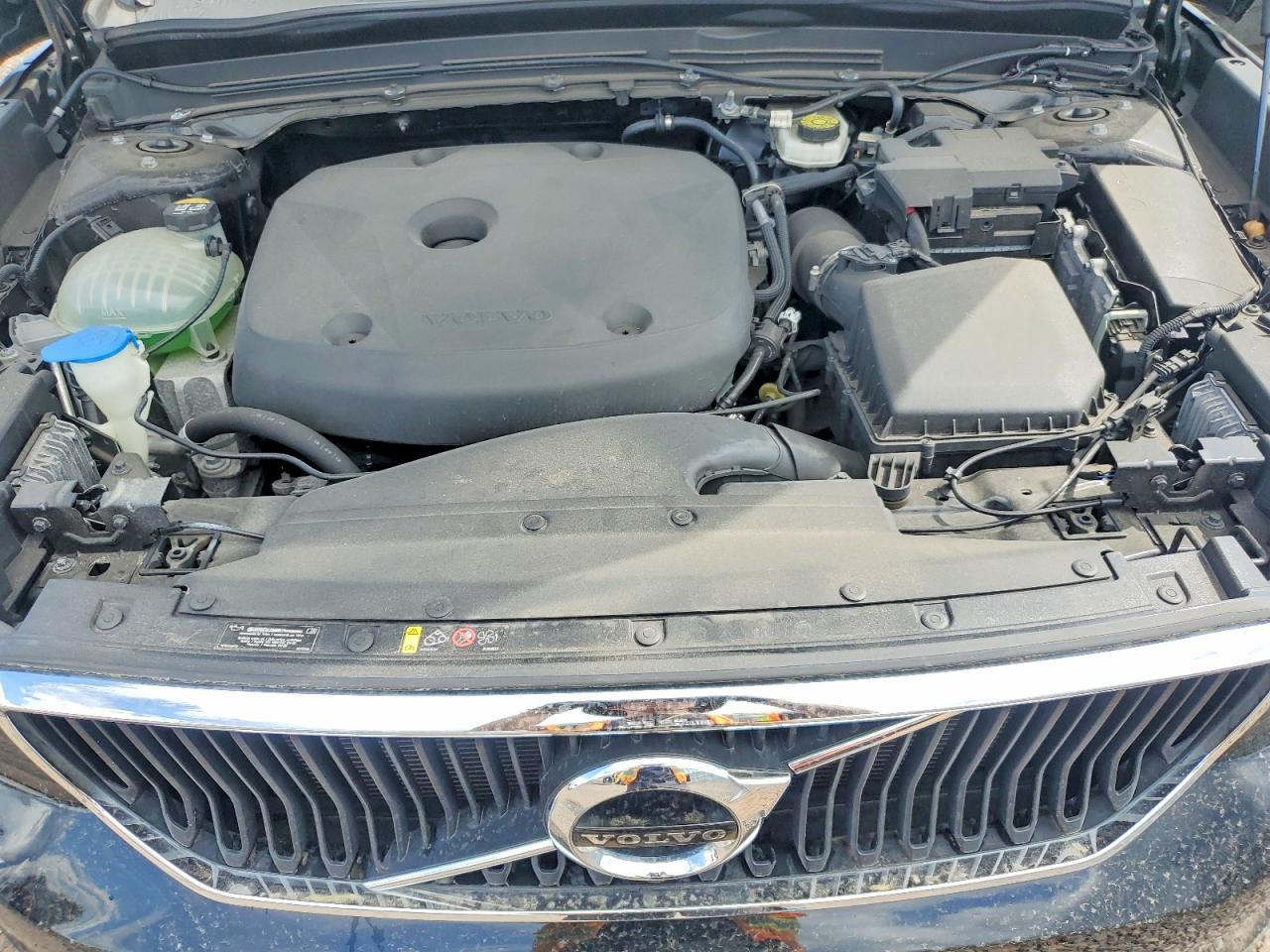 2020 VOLVO XC40