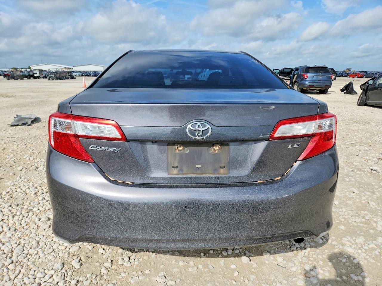 2014 TOYOTA CAMRY