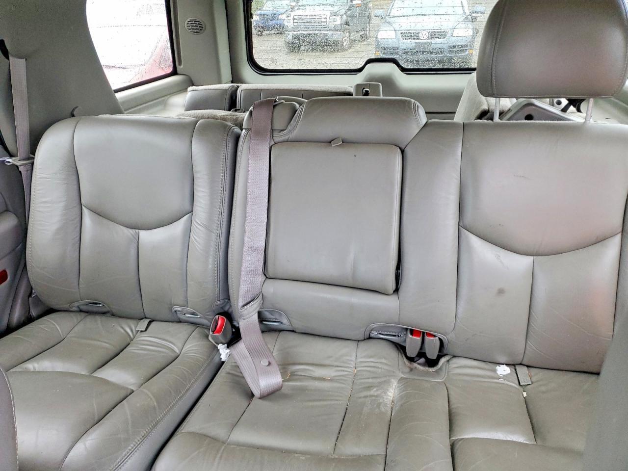 2004 CHEVROLET Tahoe