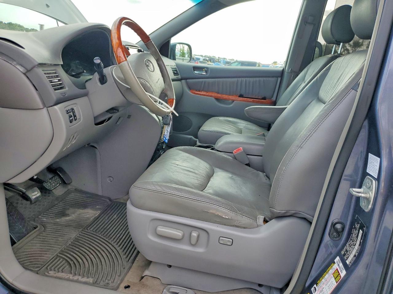 2008 TOYOTA SIENNA