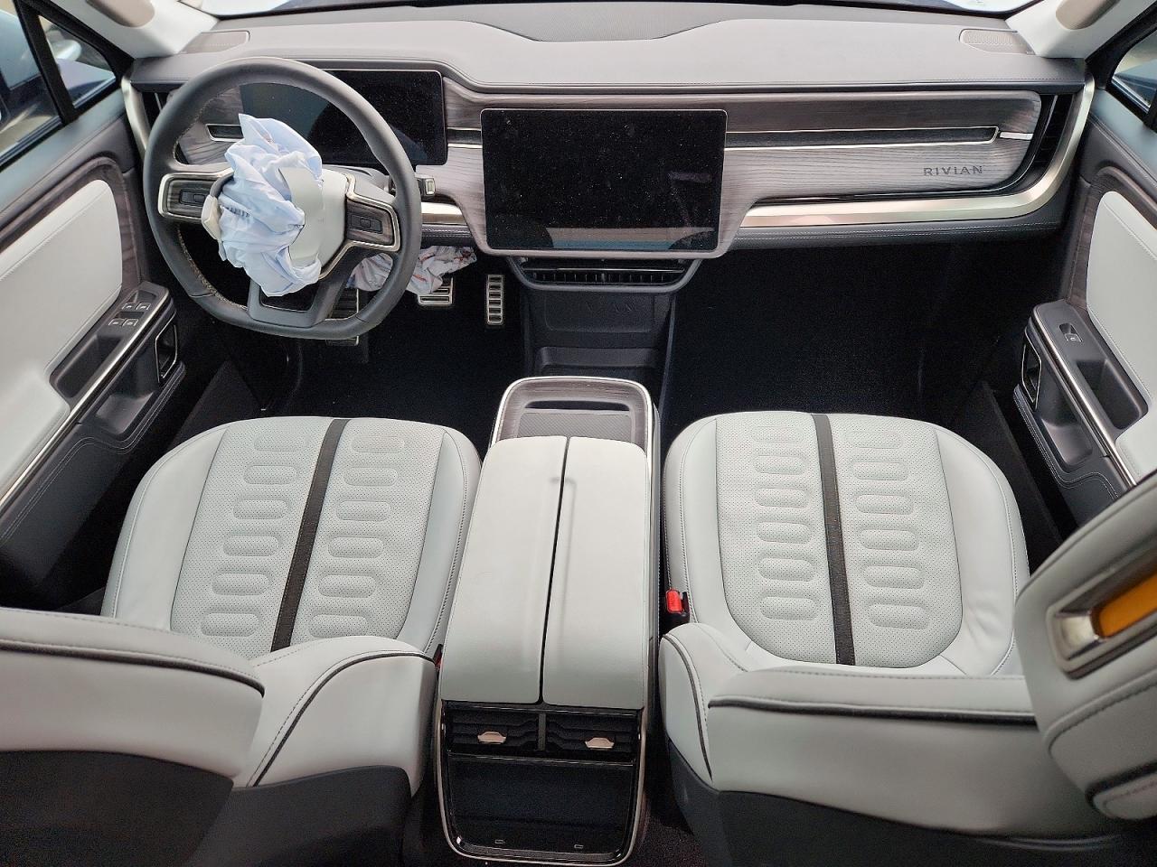 2022 RIVIAN R1t