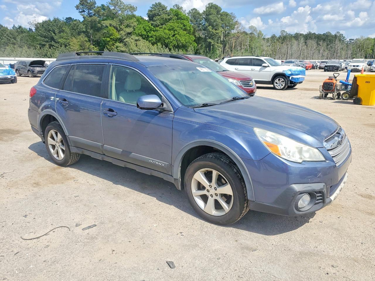 2013 SUBARU Outback