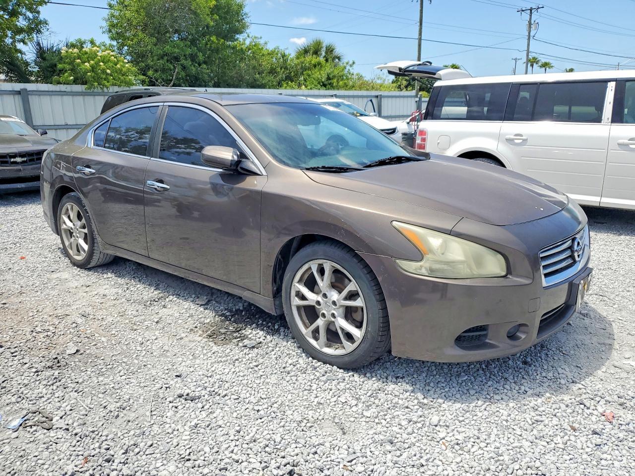 2013 NISSAN Maxima