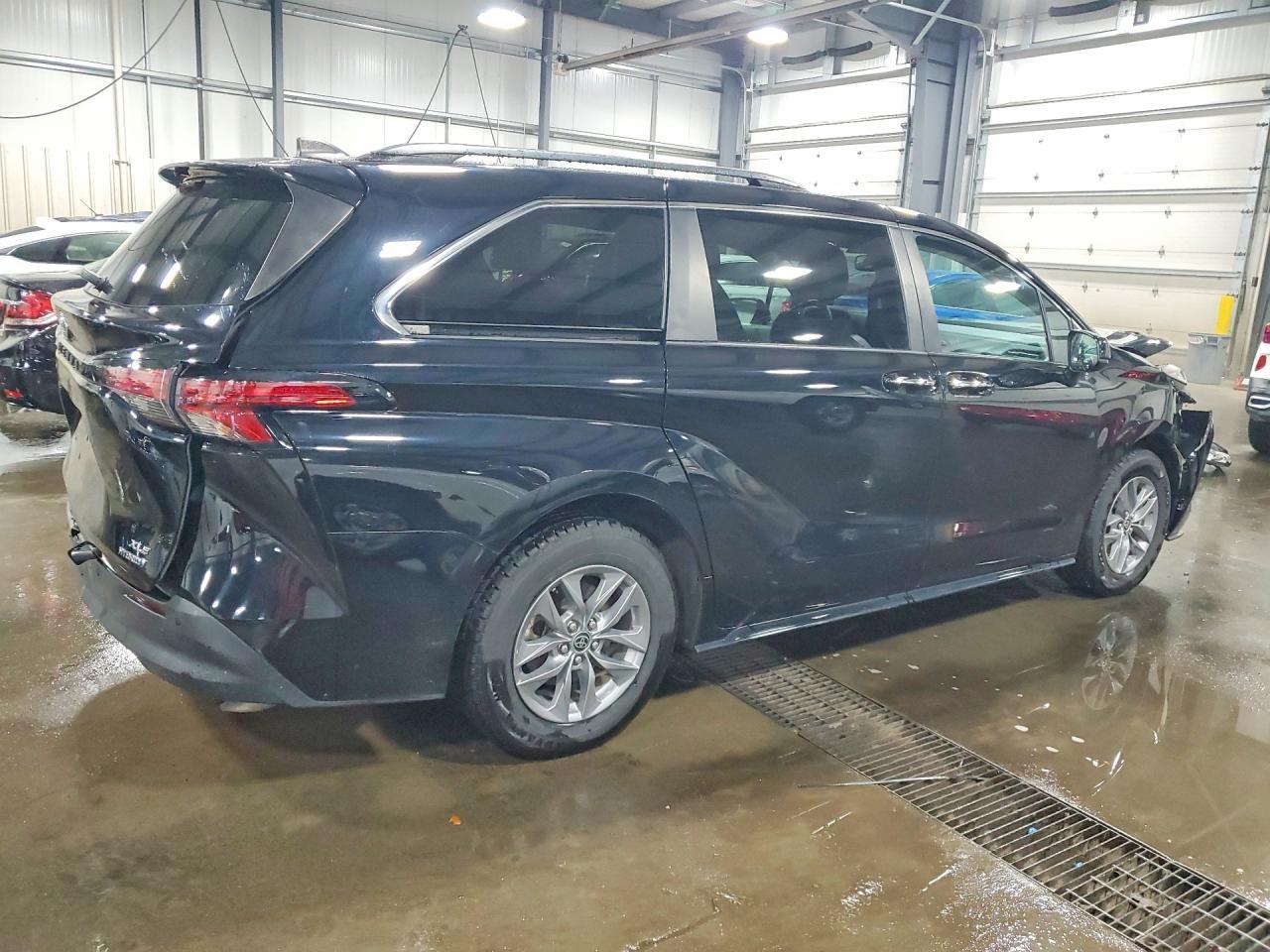 2022 TOYOTA SIENNA