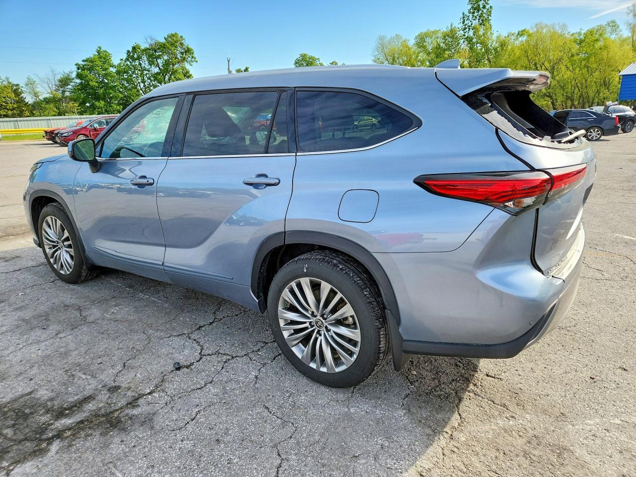 2022 TOYOTA HIGHLANDER