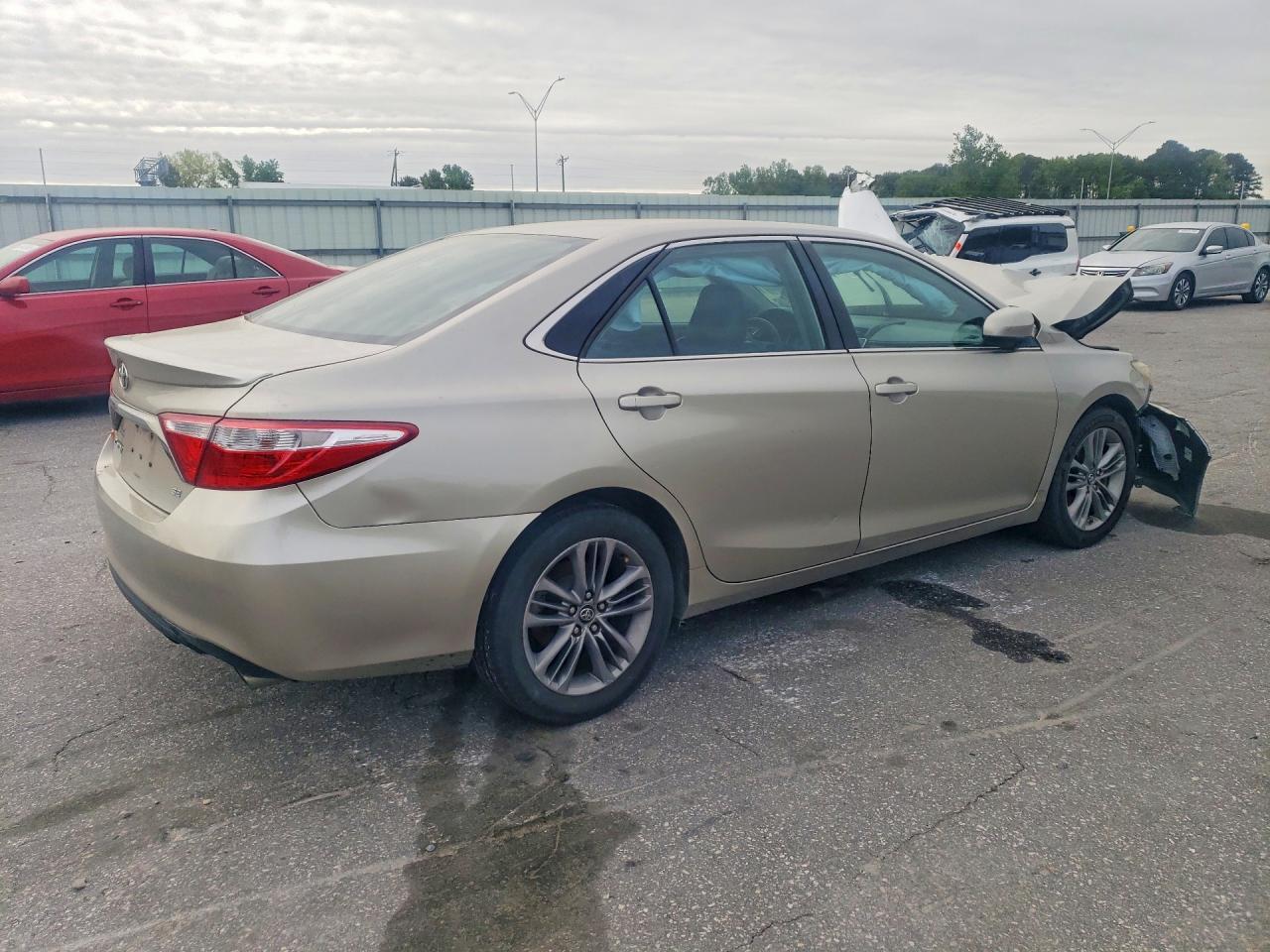2016 TOYOTA CAMRY