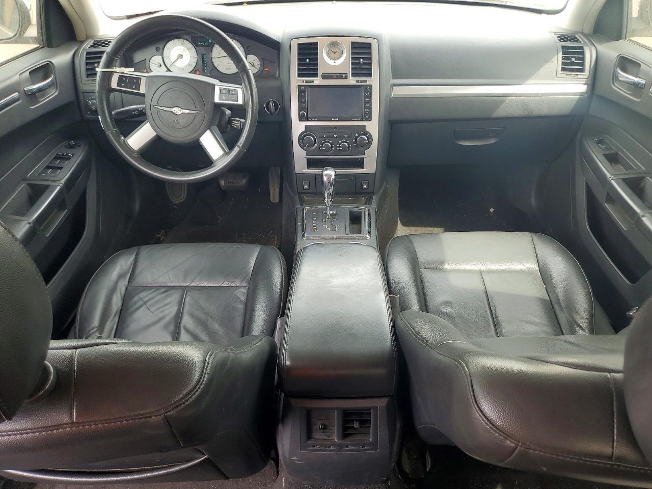 2010 CHRYSLER 300