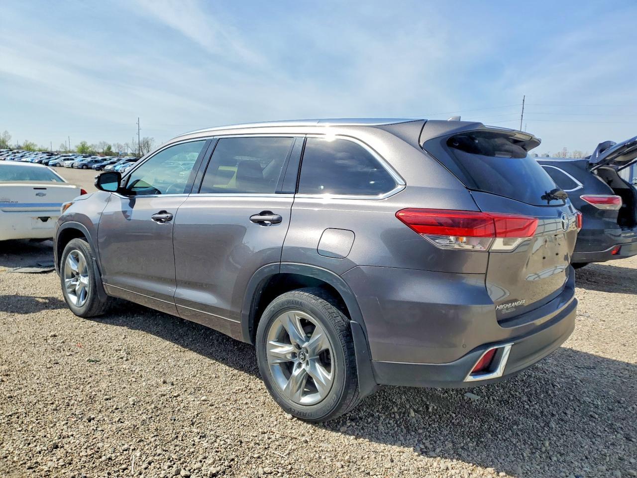 2017 TOYOTA HIGHLANDER