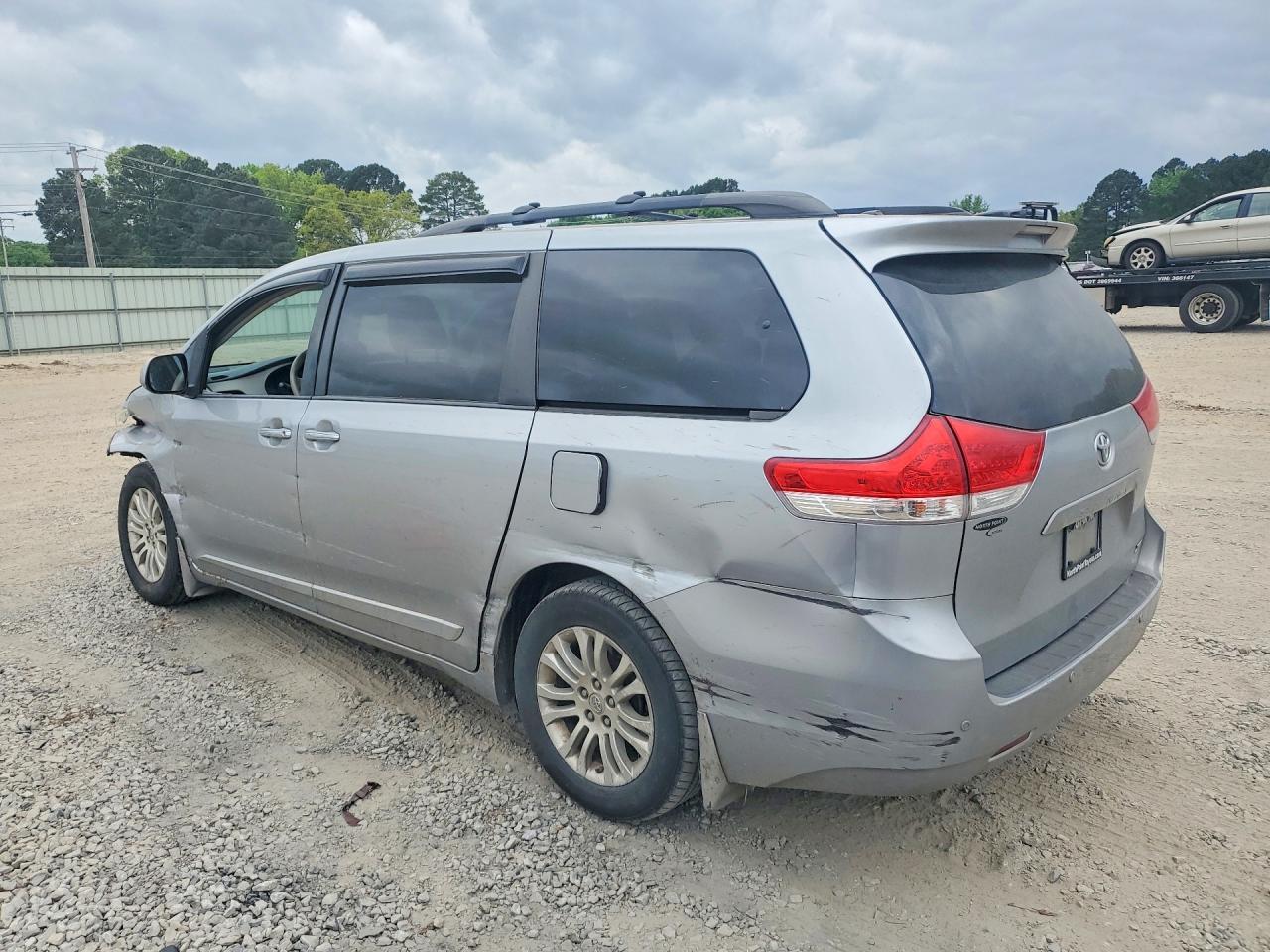 2014 TOYOTA SIENNA