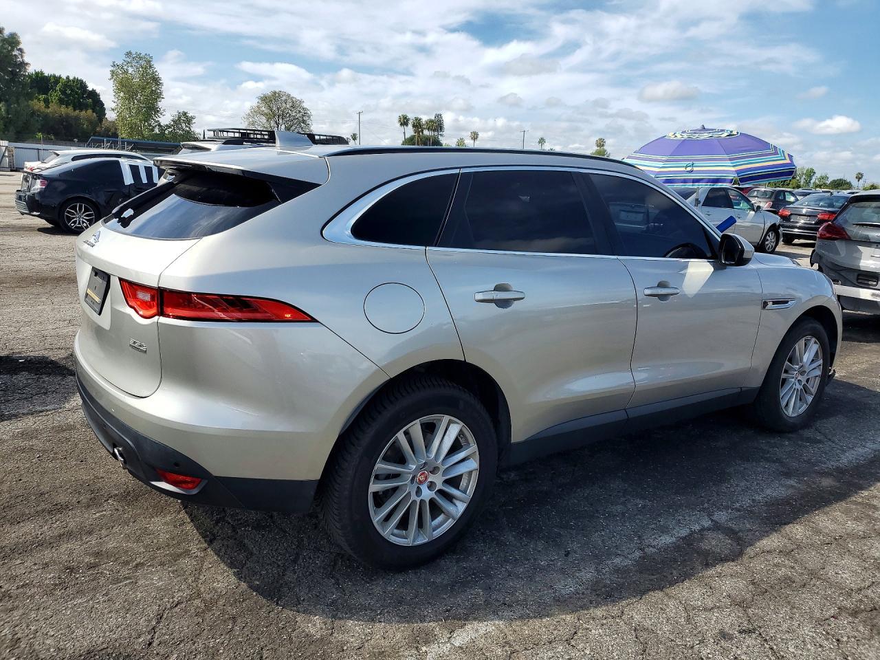 2017 JAGUAR F-Pace
