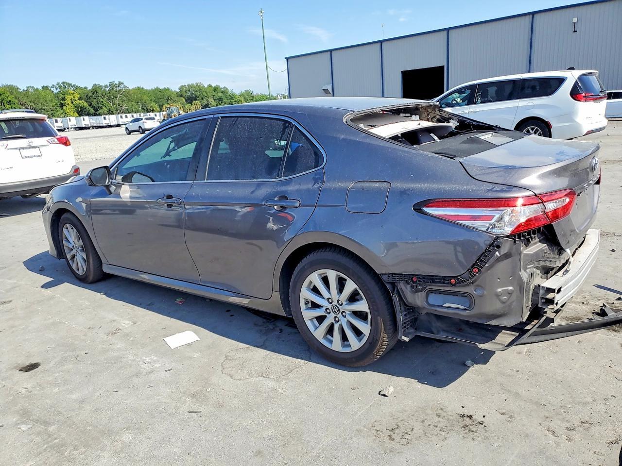 2018 TOYOTA CAMRY
