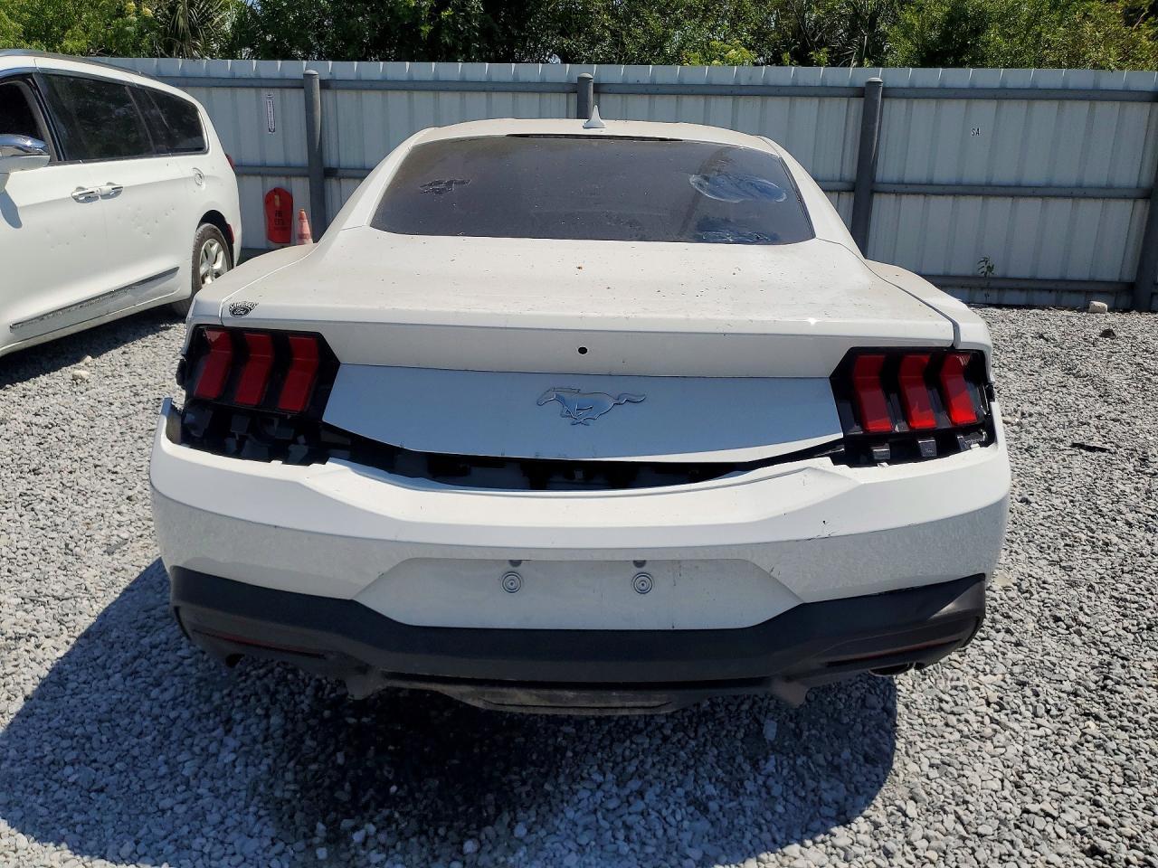 2025 FORD MUSTANG
