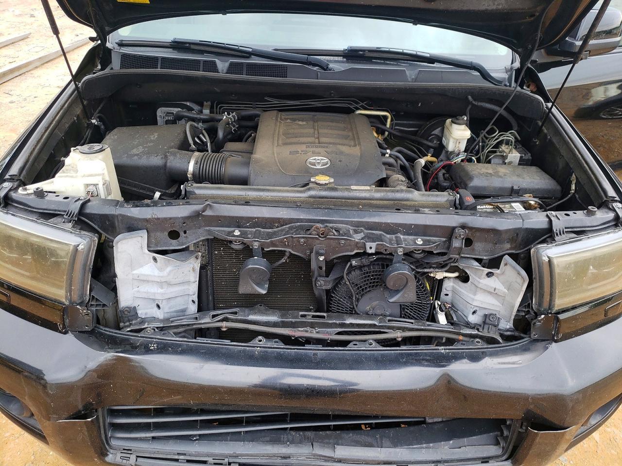 2011 TOYOTA Sequoia