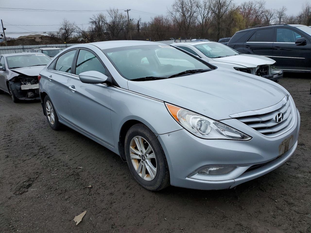 2013 HYUNDAI SONATA