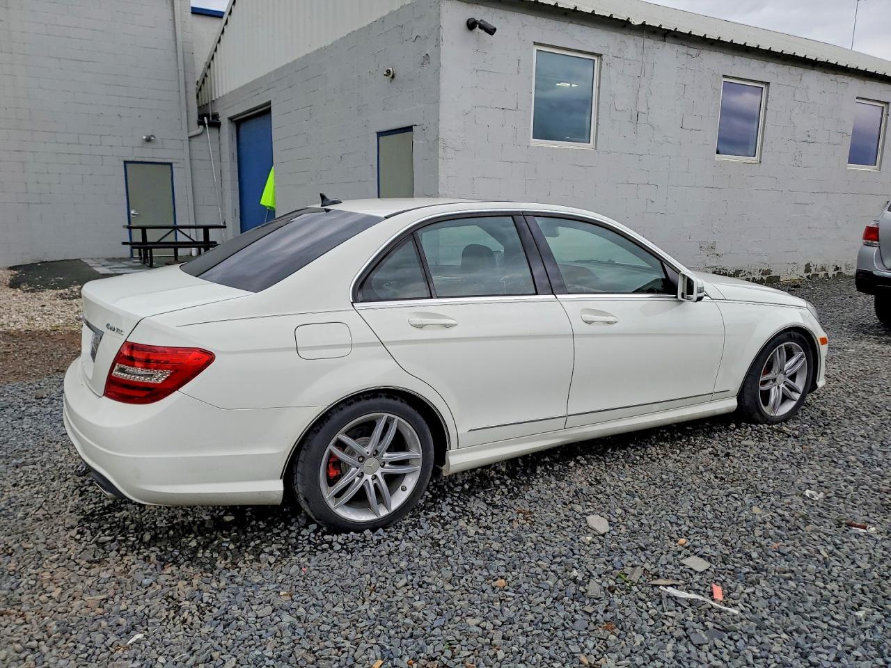 2012 MERCEDES-BENZ C-CLASS
