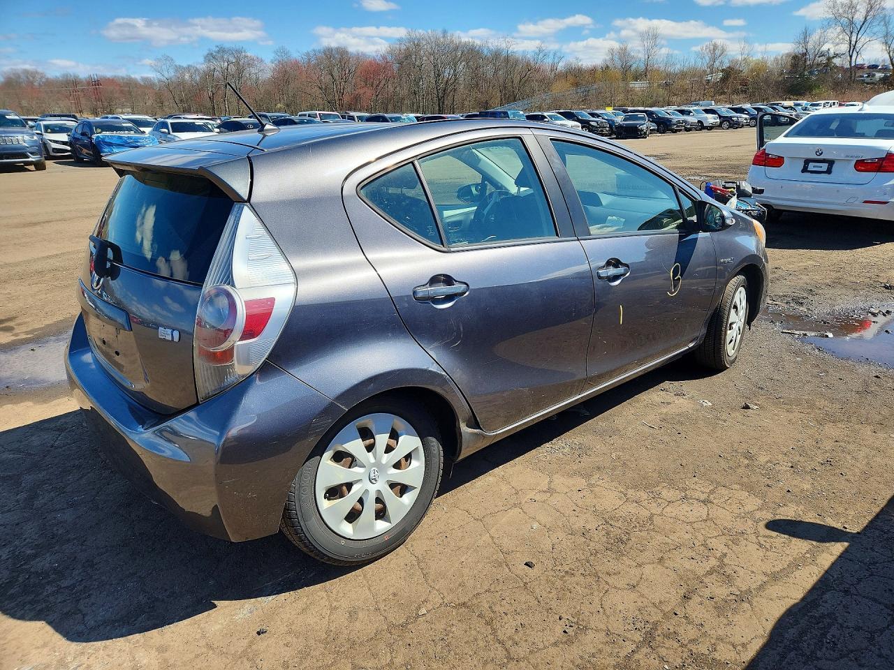 2013 TOYOTA Prius c