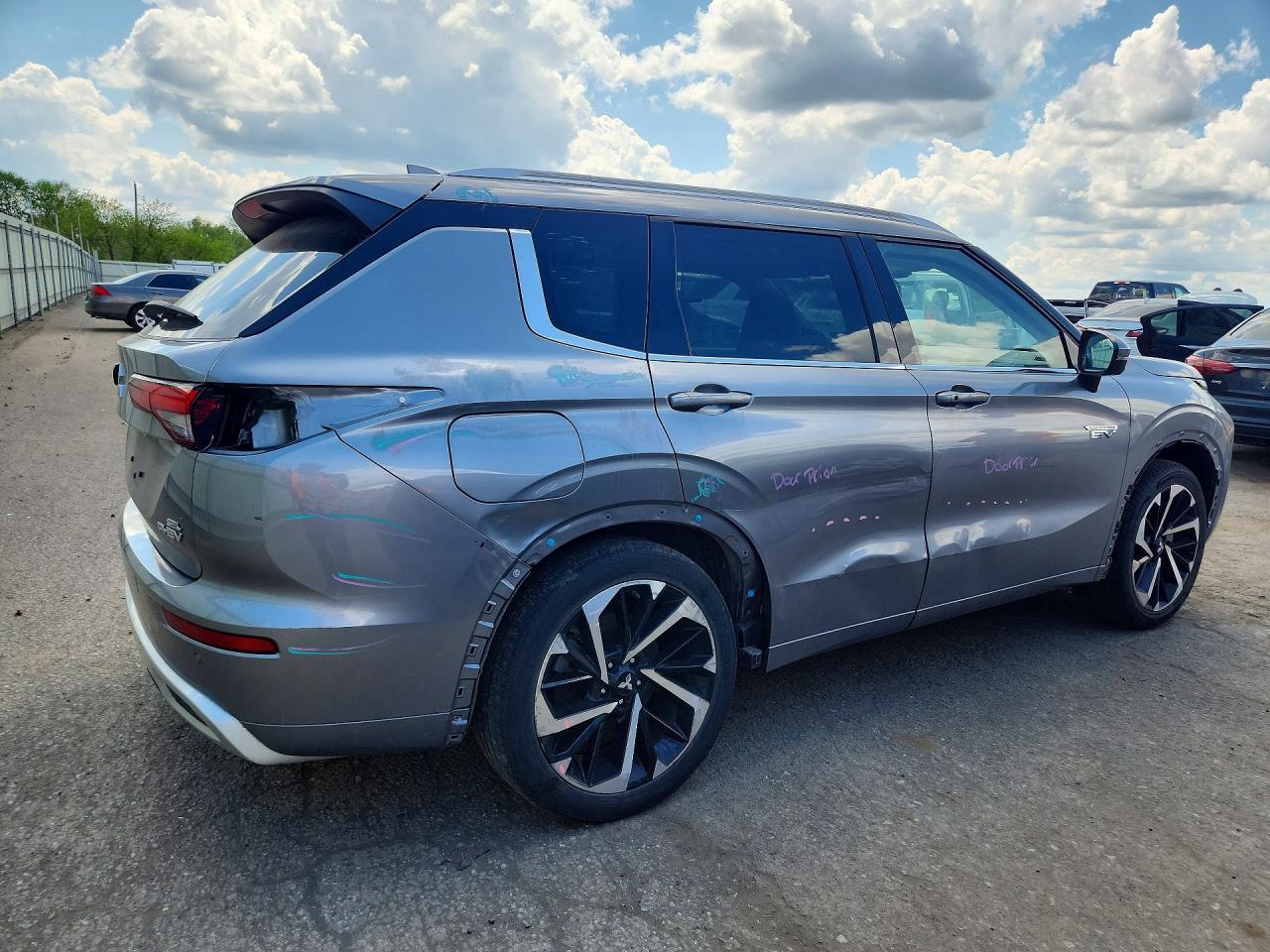2023 MITSUBISHI outlander