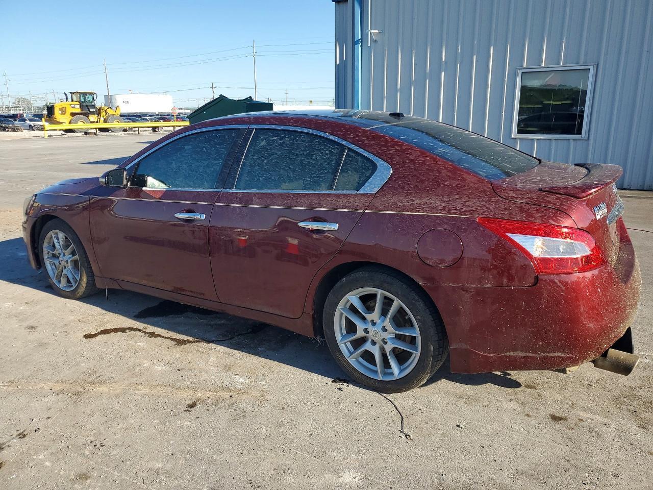 2011 NISSAN Maxima