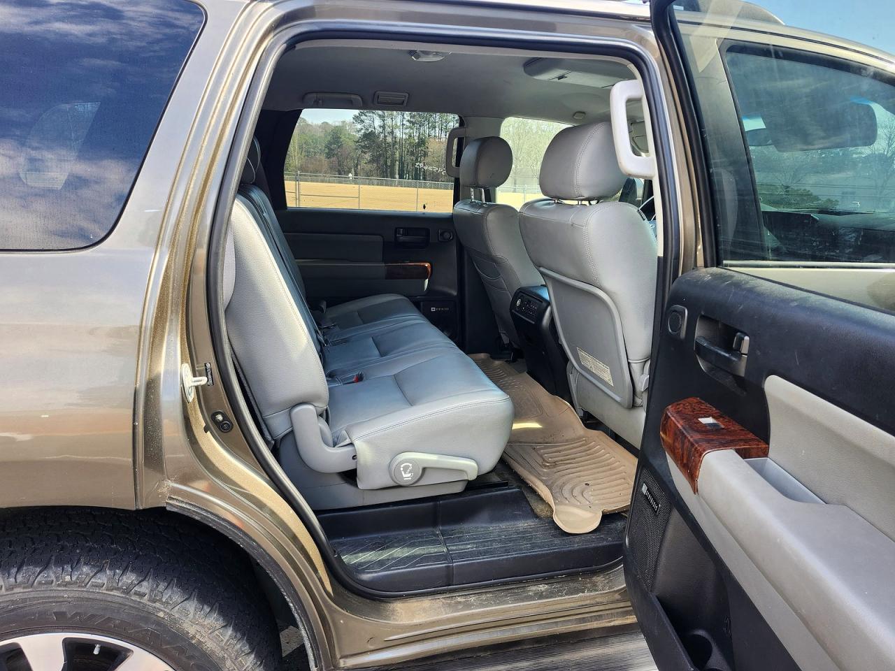2008 TOYOTA Sequoia