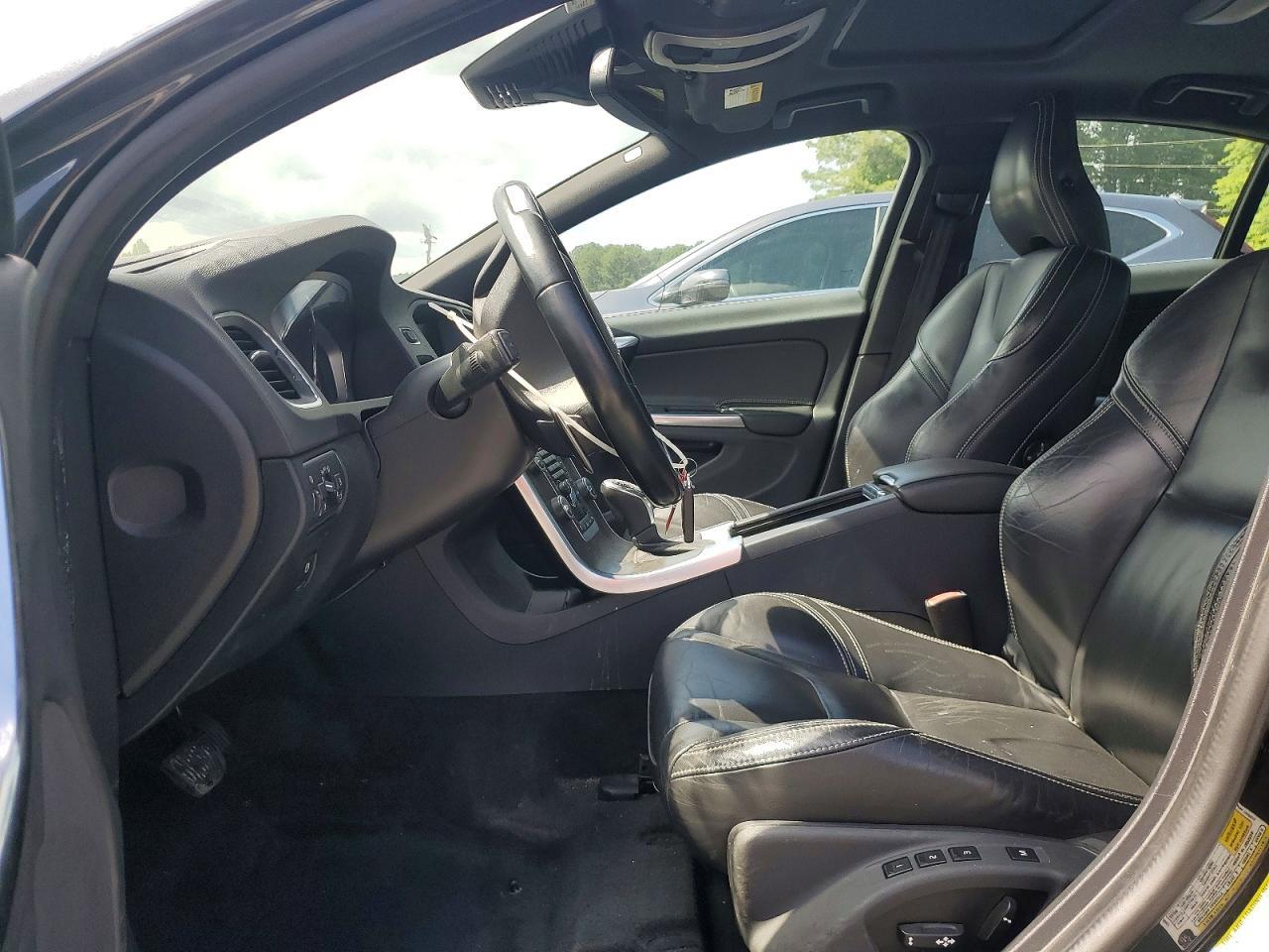2015 VOLVO S60