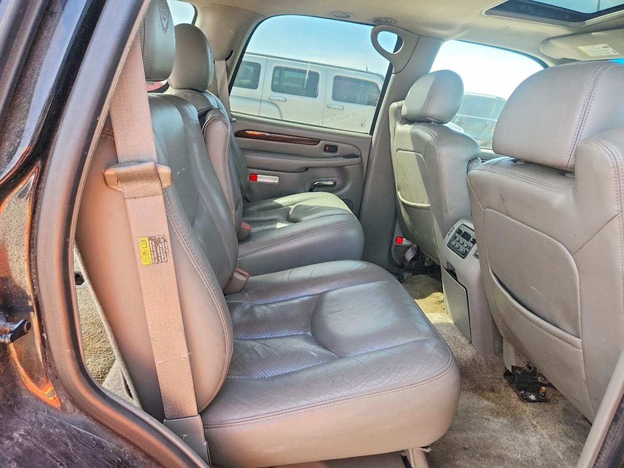 2003 CADILLAC ESCALADE